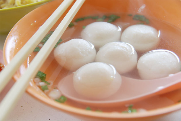 http://makansutra.com/wp-content/uploads/2018/08/fe3137_3-soupy-fish-balls-file-photo-makansutra.jpg